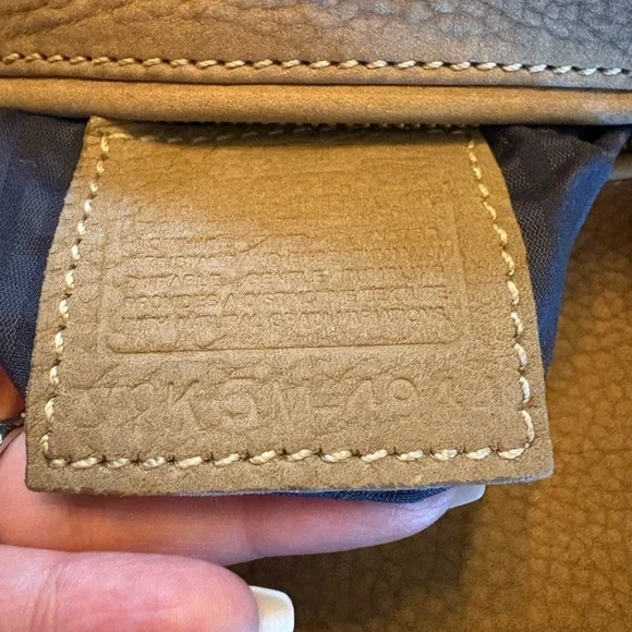 Coach 4944 Pebbled Leather Sling Backpack Taupe, Brass Hardware, Vintage 1990s - Picture 2 of 16